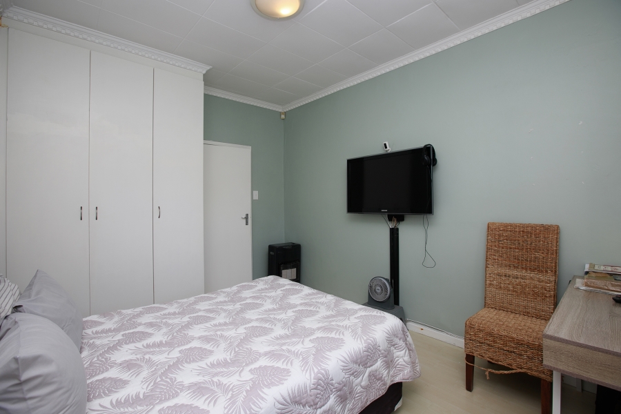 5 Bedroom Property for Sale in Claremont Western Cape